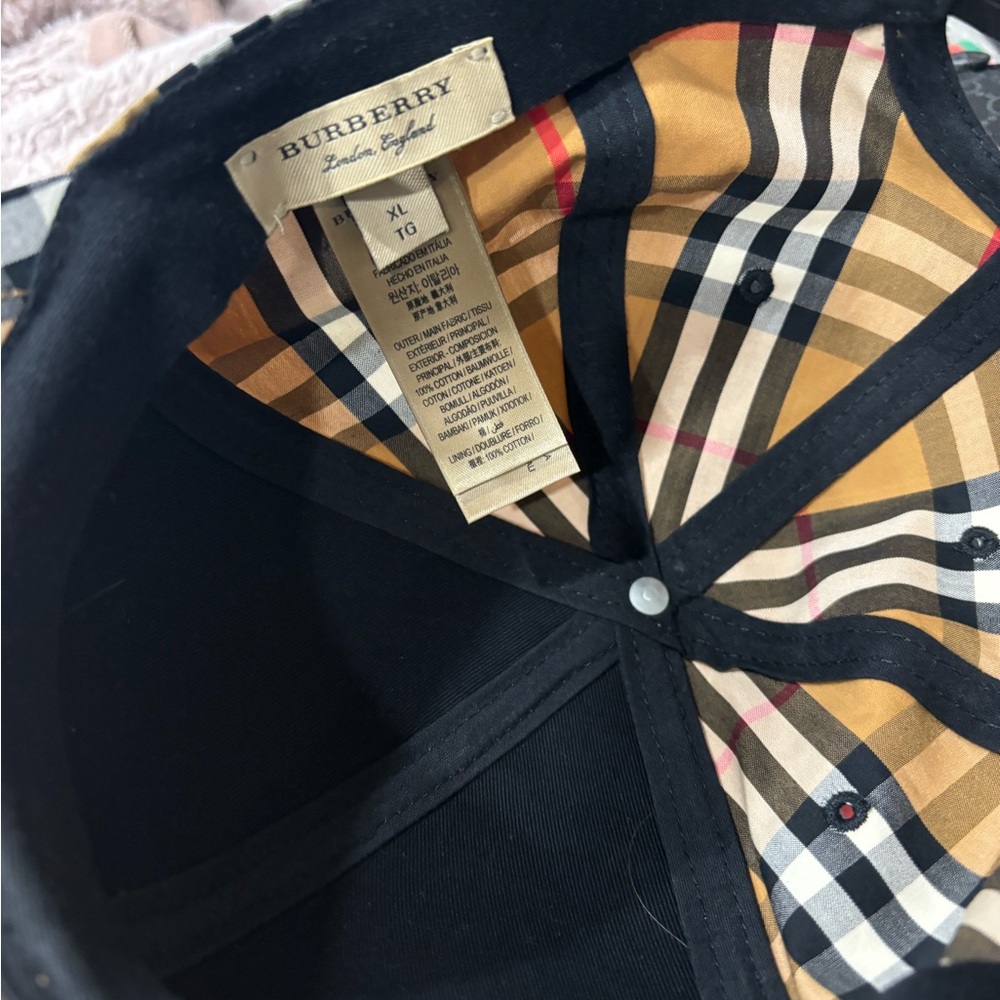 Burberry hat - Picture 2 of 2